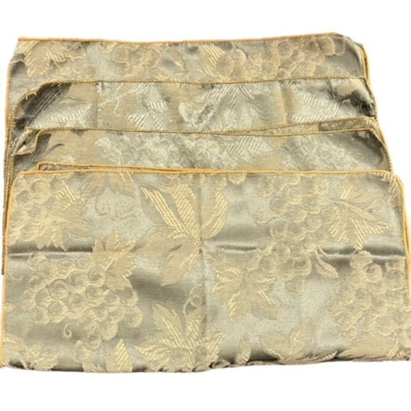 Set of 4 Cloth Dinner Napkins Green with Grape Vine Design 16” Square  Beautiful - Picture 3 of 6
